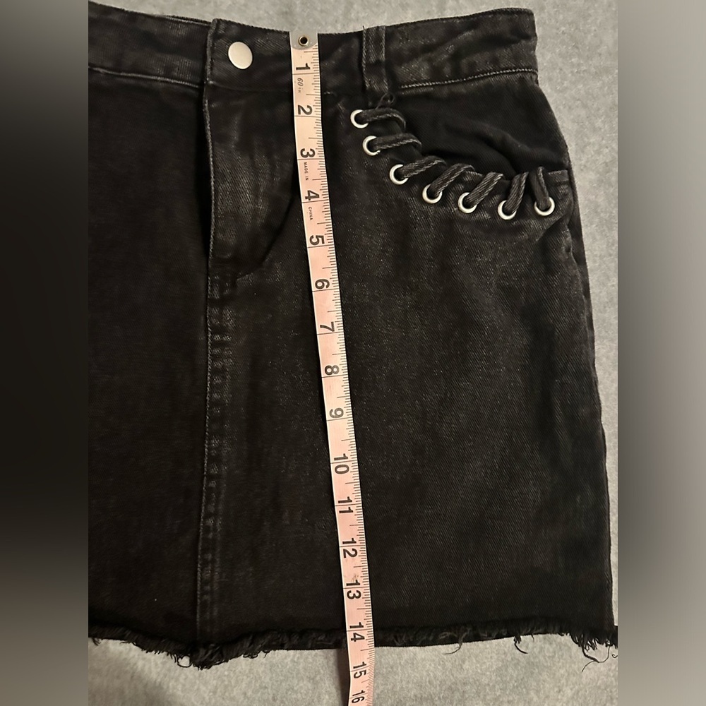 Honey Punch black denim mini skirt size M - Picture 4 of 6